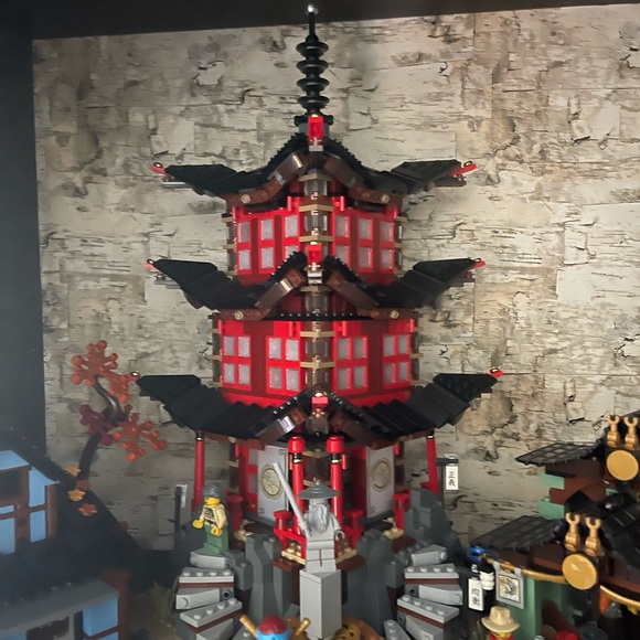 LEGO Ninjago Temple Airjitzu 70751 retired 2015 - Picture 3 of 4